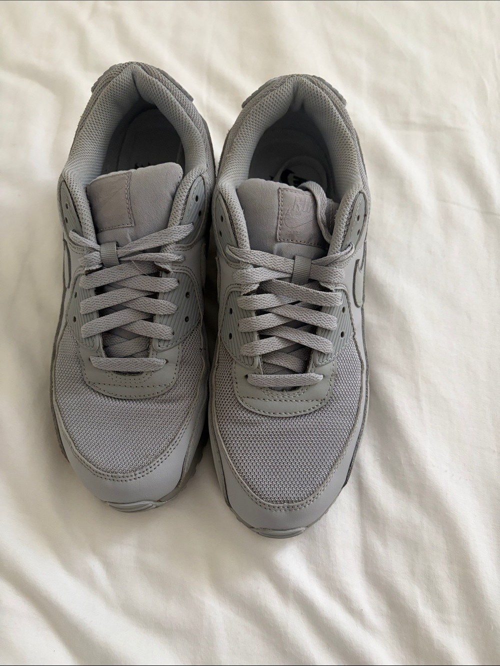 Nike Men's Light Gray Athletic Sneakers - Minimalist air max